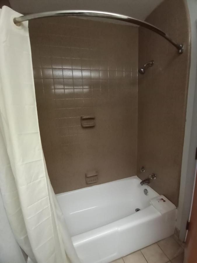 Travelodge By Wyndham Petersburg Extérieur photo